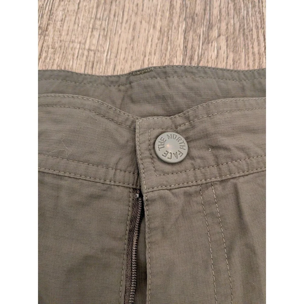 The North Face Mens 38 Green Cargo Trail Shorts Hiking
